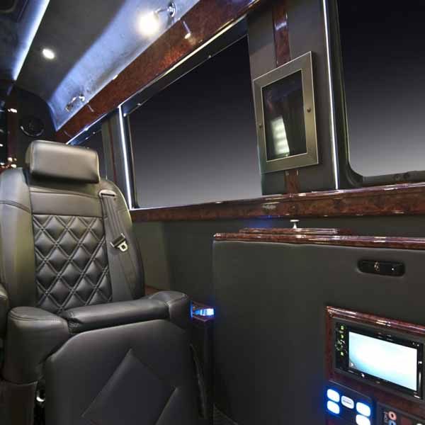 Battisti Customs Sprinter Business Class 13