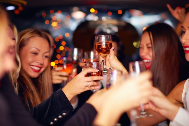 shutterstock_219317206 Party bus sales
