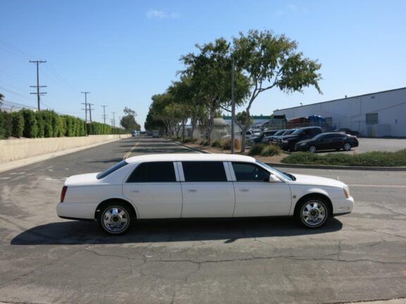 2004 Cadillac Federal Coach Deville 6-Door Limo - Image 7