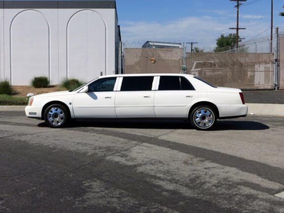 2004 Cadillac Federal Coach Deville 6-Door Limo - Image 2