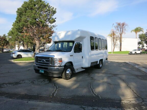 2023 Ford Diamond Coach E-450 Paratransit Bus - Image 2