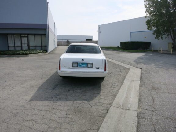 1999 Cadillac Superior Coach 6-Door Limo - Image 5