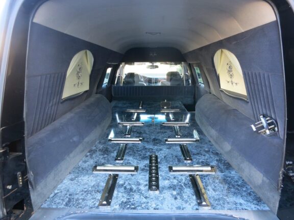 2004 Cadillac Deville Hearse by Federal Coach - Image 11