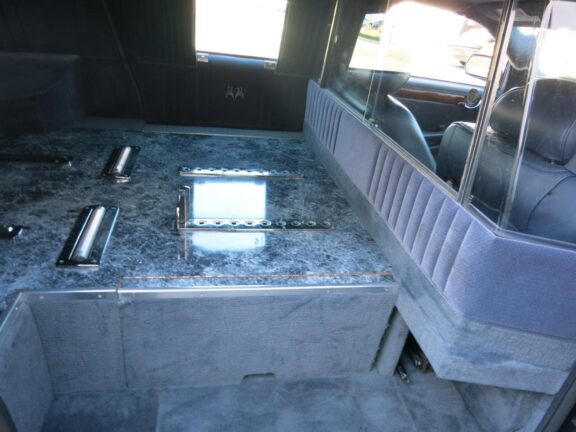 2004 Cadillac Deville Hearse by Federal Coach - Image 10