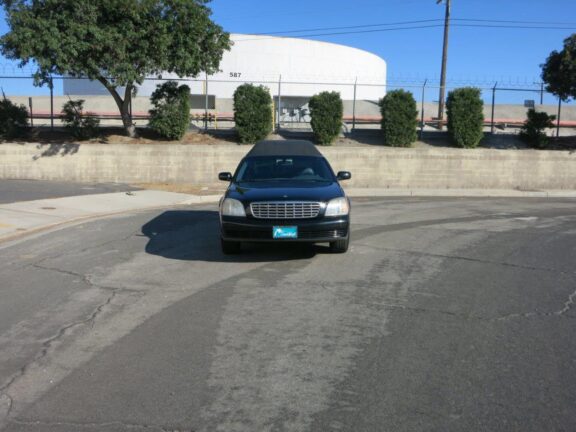 2004 Cadillac Deville Hearse by Federal Coach - Image 3