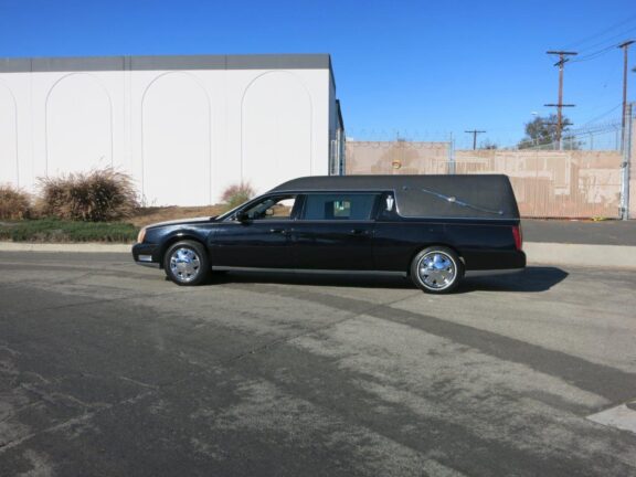 2004 Cadillac Deville Hearse by Federal Coach - Image 7