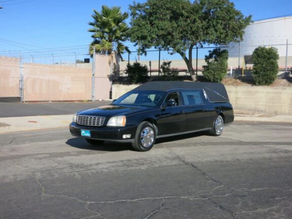 2004 Cadillac Deville Hearse by Federal Coach - Image 6