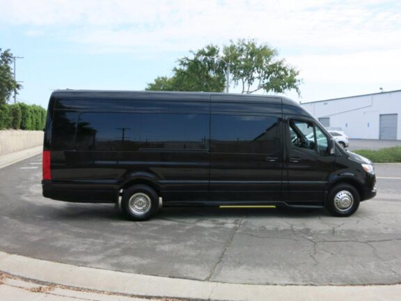 2021 Mercedes Benz Executive Coach Sprinter Diplomat - Image 18