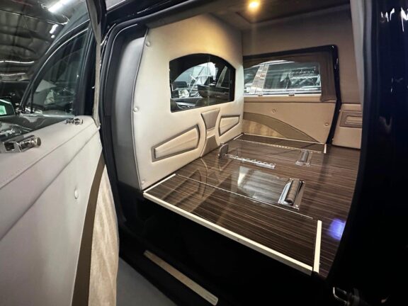 2024 Cadillac MK Coach XT6 Grand Legacy Hearse - Image 14