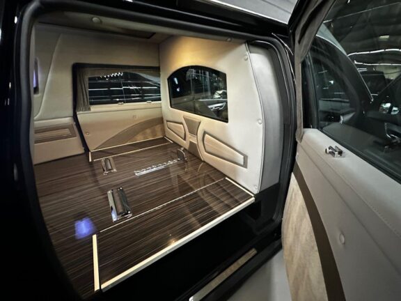 2024 Cadillac MK Coach XT6 Grand Legacy Hearse - Image 9