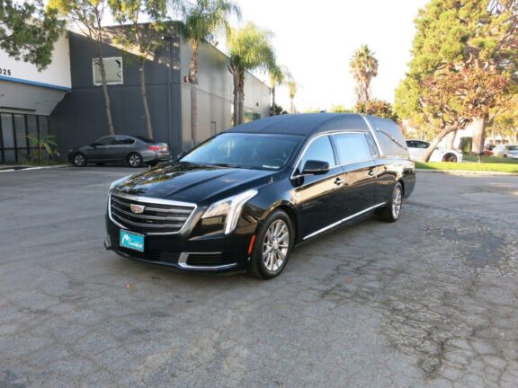 2018 Cadillac Superior Coach XTS Hearse - Image 2