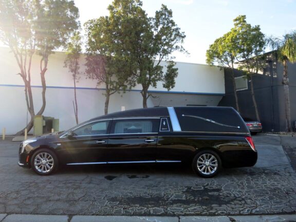 2018 Cadillac Superior Coach XTS Hearse - Image 8