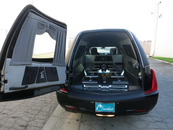 2018 Cadillac Superior Coach XTS Hearse - Image 9