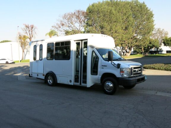 2014 Ford Champion E-350 ADA Bus - Image 17