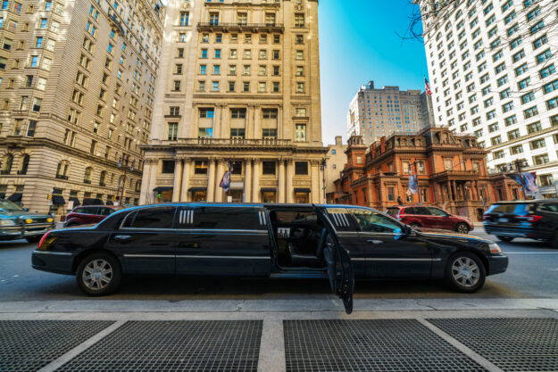 Undefined,Luxury,Limousine,Open,Door,For,Prepare,Service,Vip,Customer