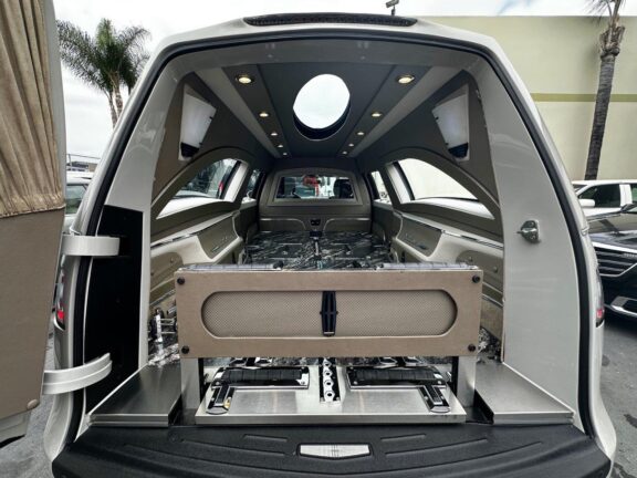 2020 Lincoln MK Coach Nautilus Grand Legacy Limited Hearse - Image 8