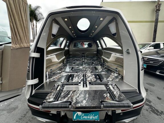 2020 Lincoln MK Coach Nautilus Grand Legacy Limited Hearse - Image 9