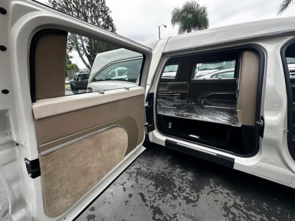 2020 Lincoln MK Coach Nautilus Grand Legacy Limited Hearse - Image 14