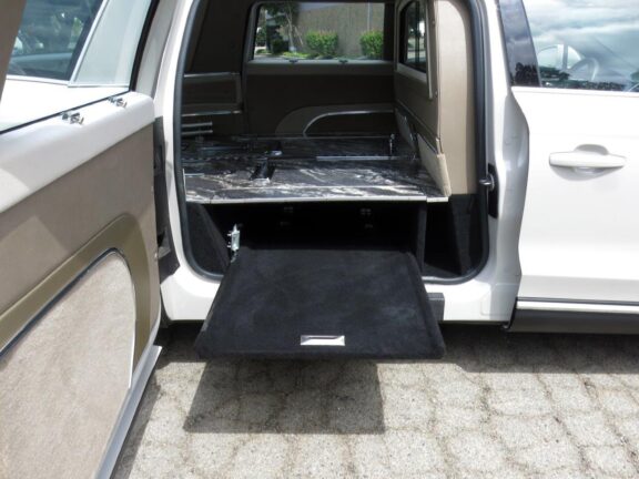 2020 Lincoln MK Coach Nautilus Grand Legacy Limited Hearse - Image 15