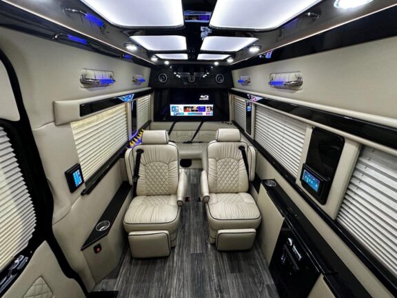 2019 Mercedes Benz J-Club Business Class Sprinter - Image 3