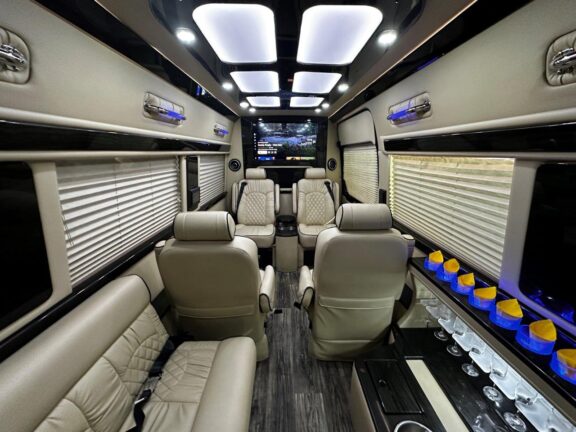 2019 Mercedes Benz J-Club Business Class Sprinter - Image 8