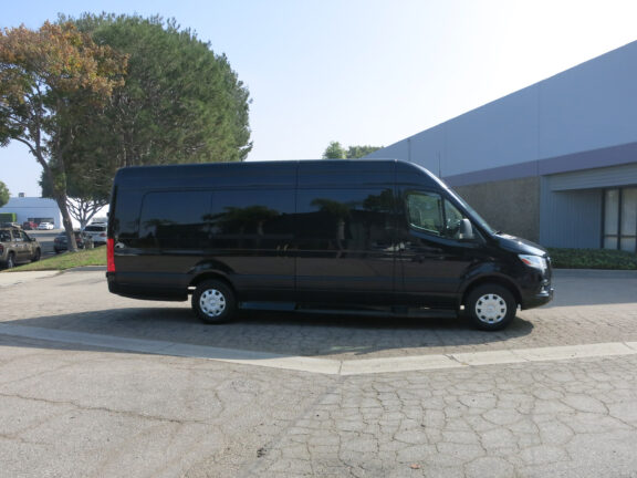 2019 Mercedes Benz J-Club Business Class Sprinter - Image 16