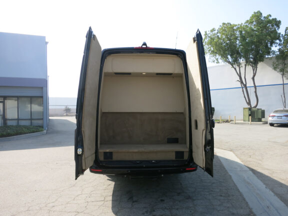 2019 Mercedes Benz J-Club Business Class Sprinter - Image 17