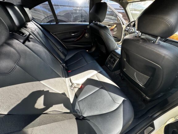 2014 BMW 3 Series 328i Sedan - Image 10