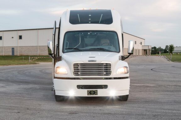2025 Freightliner Executive Coach SuperCoach XL Passenger Bus - Image 4