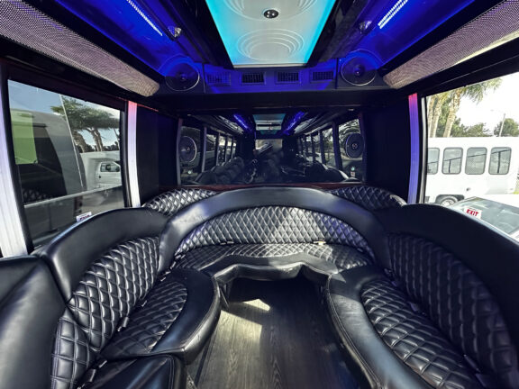 2017 Ford Executive Coach F550 Limousine Bus - Image 12