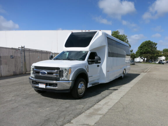 2017 Ford Executive Coach F550 Limousine Bus - Image 4