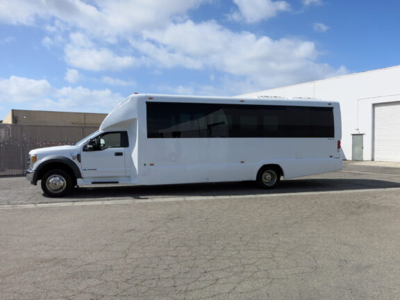 2017 Ford Executive Coach F550 Limousine Bus - Image 5