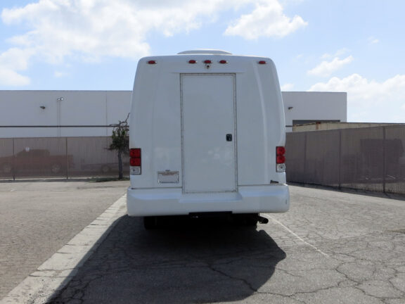 2017 Ford Executive Coach F550 Limousine Bus - Image 6