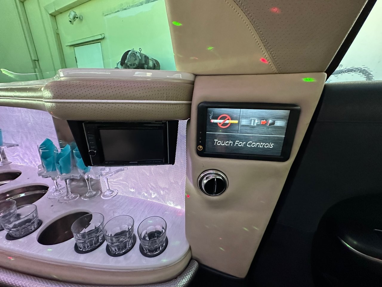 2015 Chrysler Pinnacle 300 Limousine - Image 9