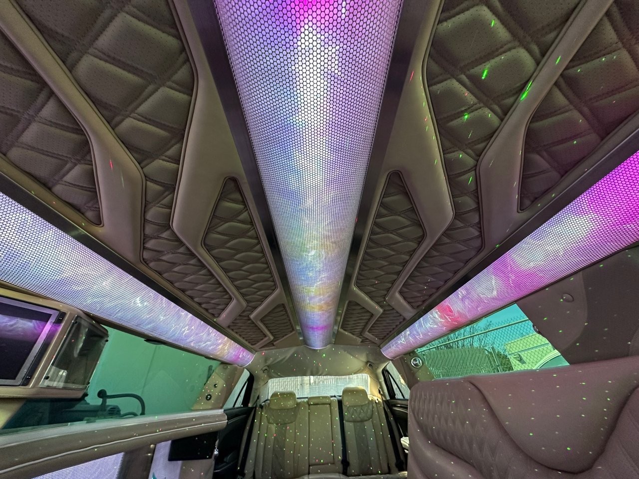 2015 Chrysler Pinnacle 300 Limousine - Image 13