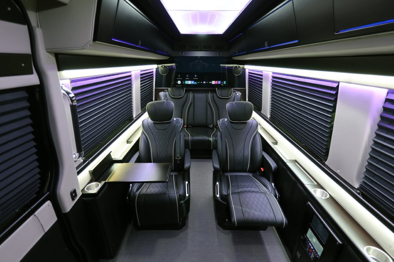 2021 Mercedes Benz Executive Coach Sprinter Diplomat - Image 4