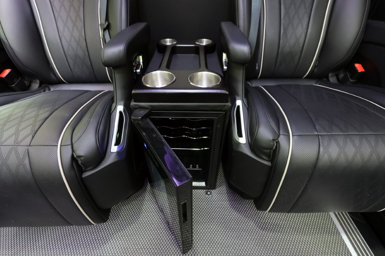2021 Mercedes Benz Executive Coach Sprinter Diplomat - Image 7