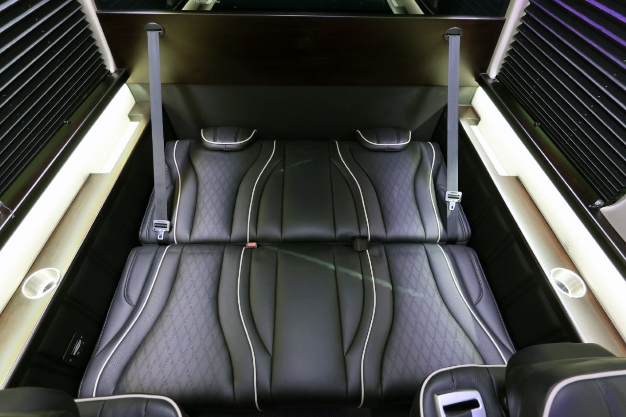 2021 Mercedes Benz Executive Coach Sprinter Diplomat - Image 2