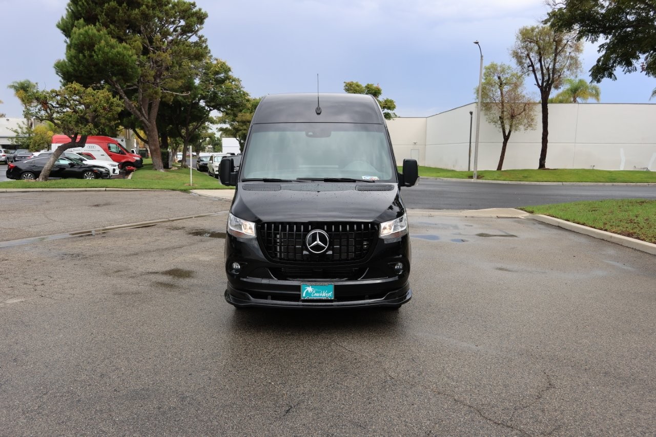 2021 Mercedes Benz Executive Coach Sprinter Diplomat - Image 12