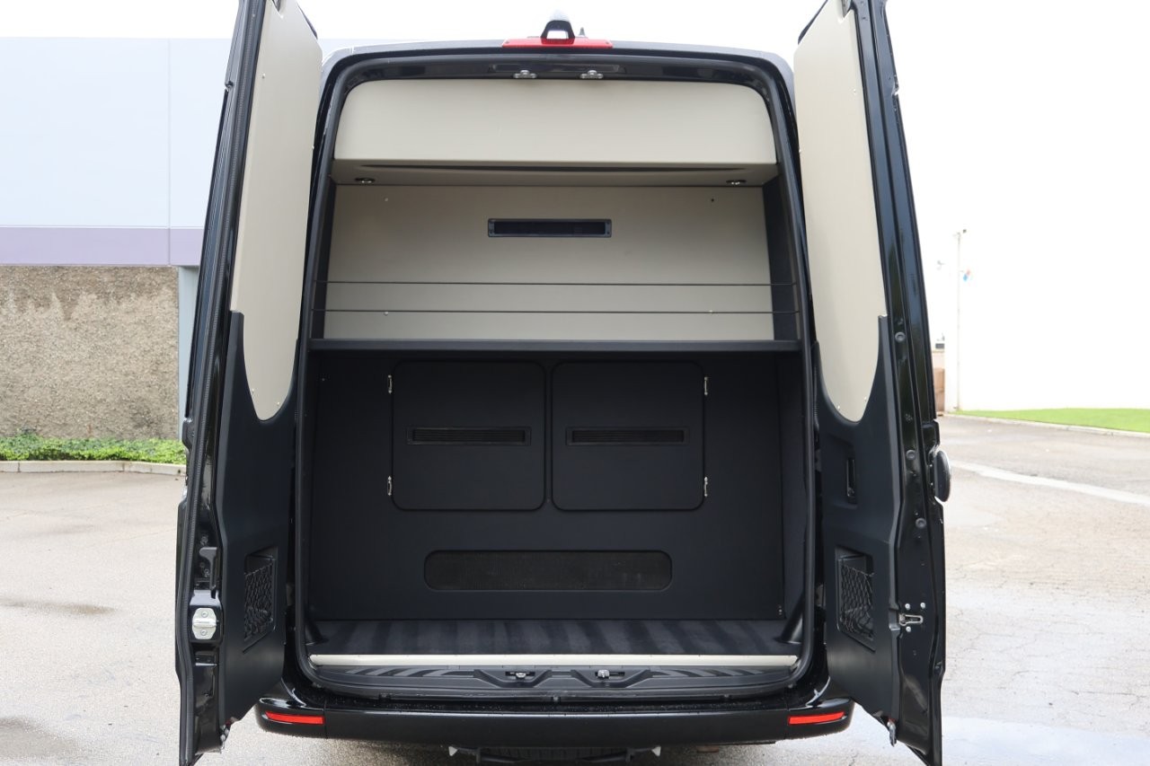 2021 Mercedes Benz Executive Coach Sprinter Diplomat - Image 15